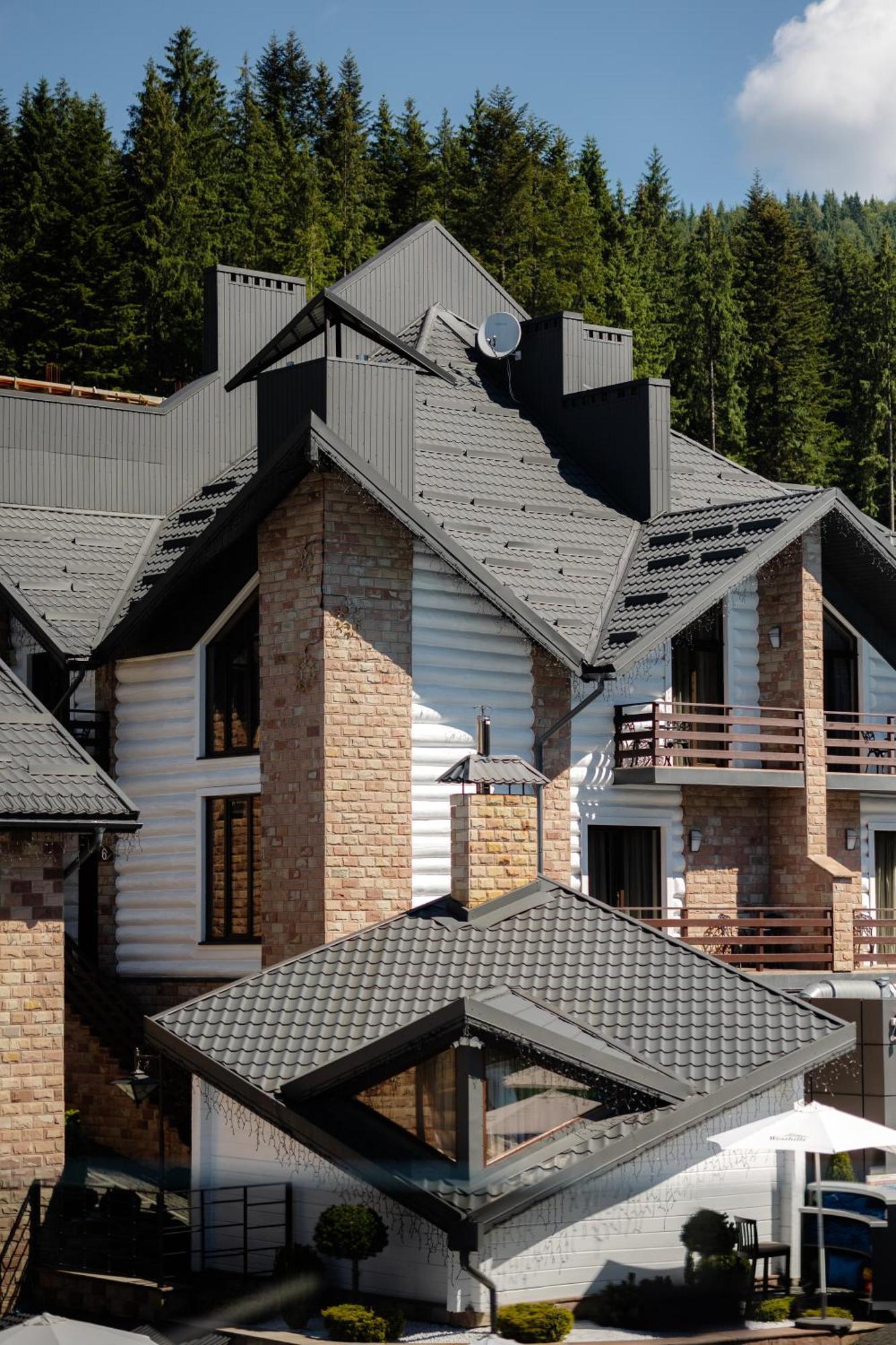 Westhills Town & Bukovel
