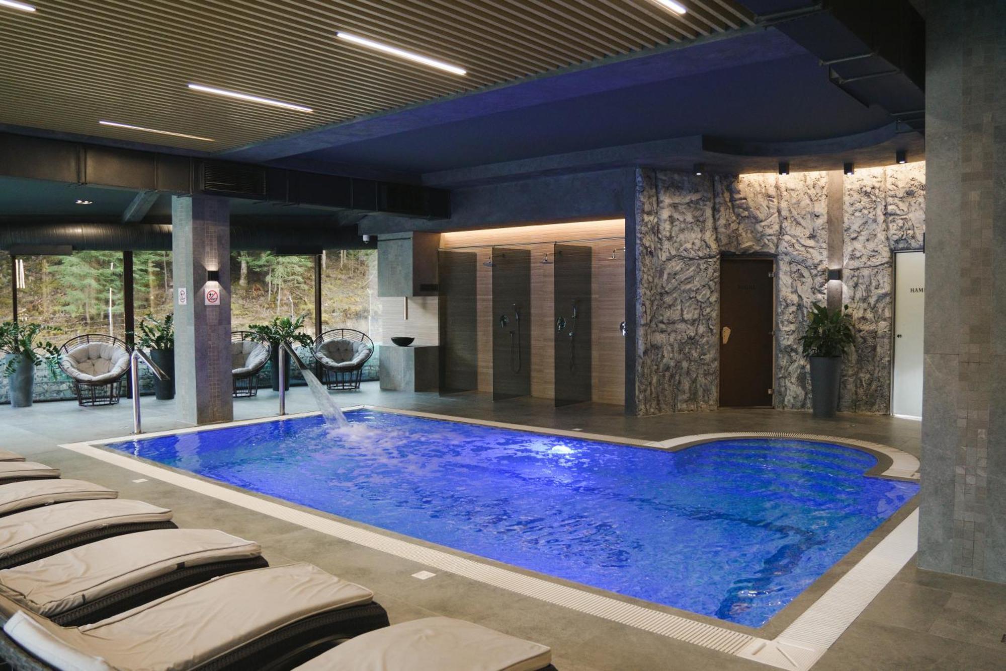 Westhills Town & 5*