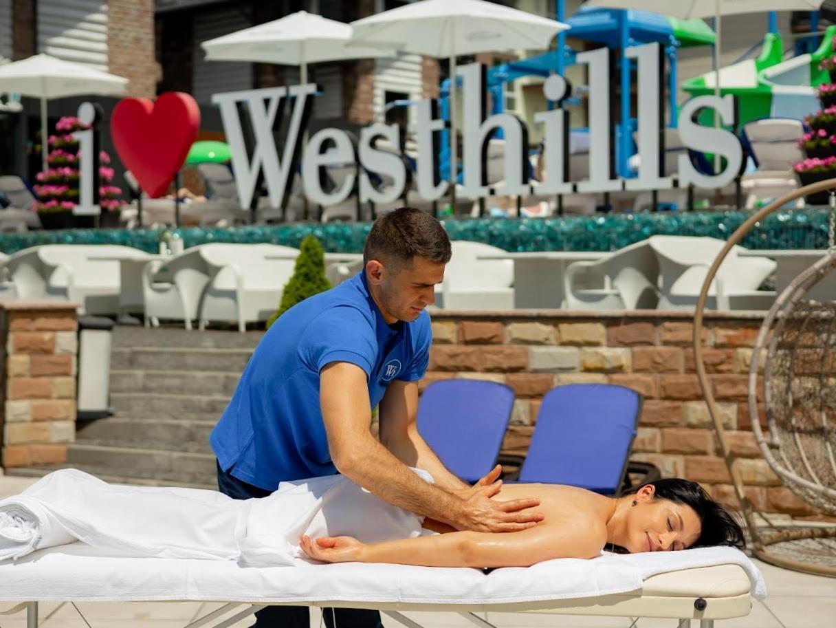 Westhills Town & 5*